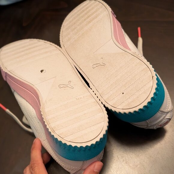 P10 PUMA Carina 2.0 Leather Sneakers - Picture 4 of 10